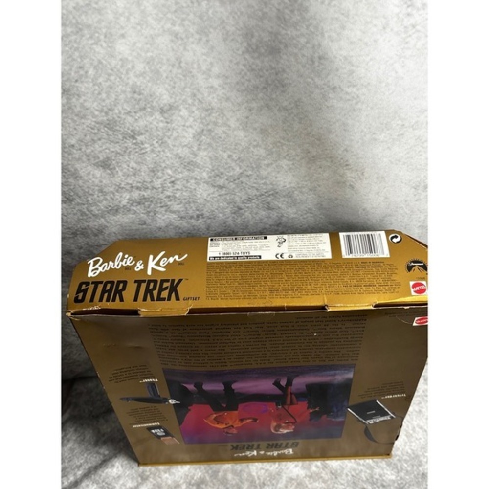 Star Trek Barbie & Ken Gift Set 1996 Mattel 30th Anniversary Collector Edition - Picture 10 of 14